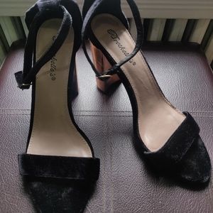 Breckelles open toe velvet black shoes with gold block heels